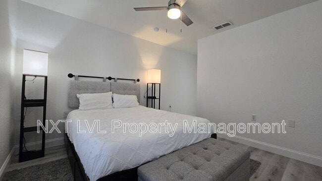 Building Photo - 9440 Ivy Brook Run