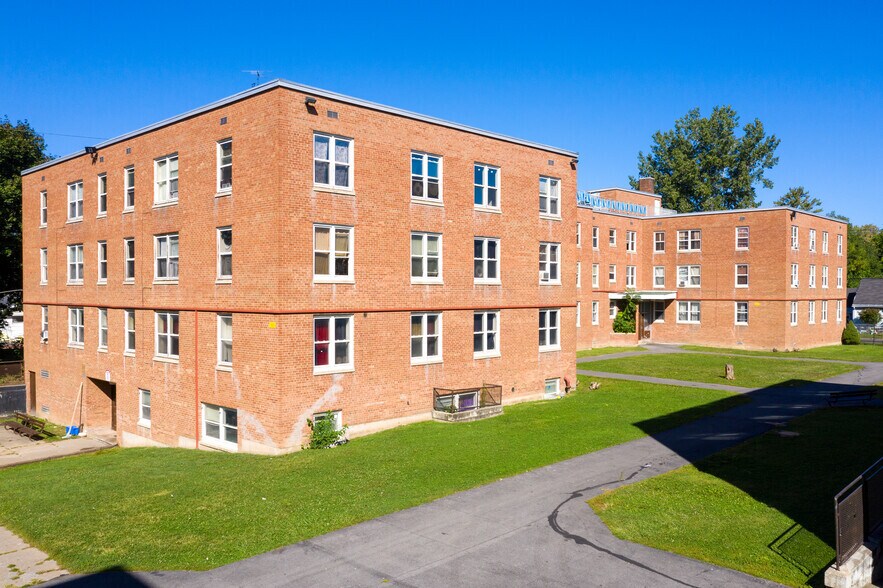 Building Photo - The Cortile