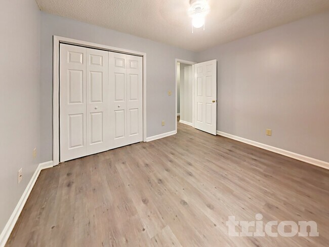 Building Photo - 22 Kingsway Rd