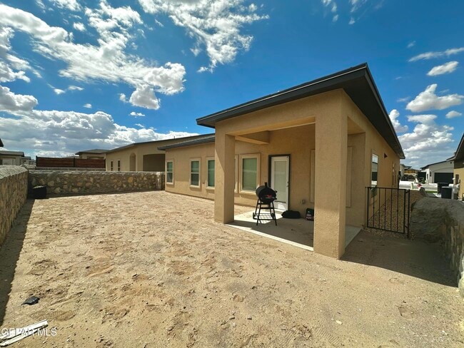 Building Photo - 132 Ruth Trl