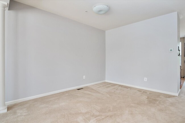 Building Photo - 1727 Jennifer Meadows Ct