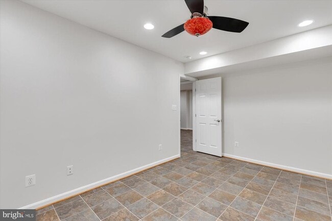 Building Photo - 427 Park Ave