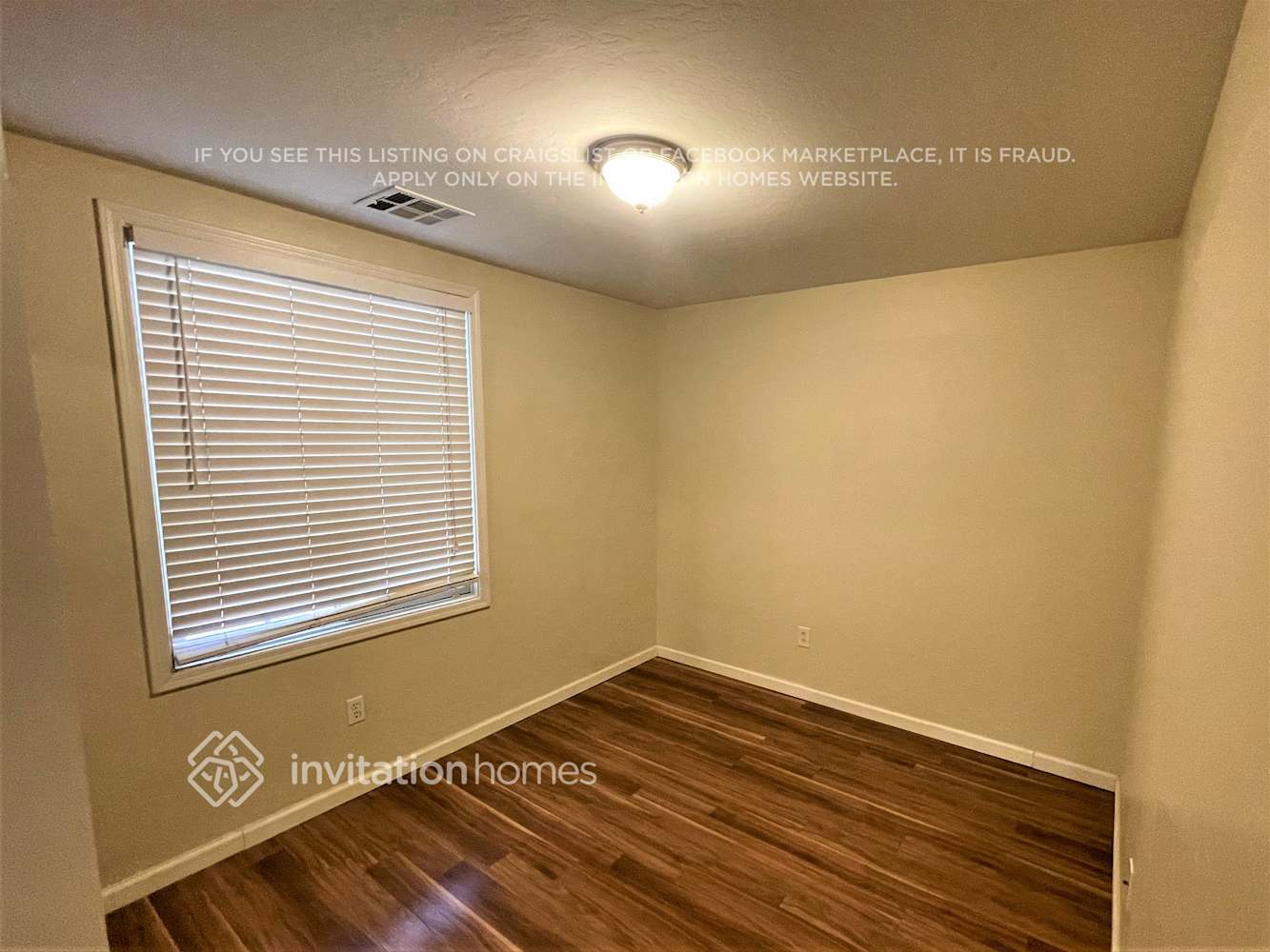Building Photo - 4084 E Windsor Dr