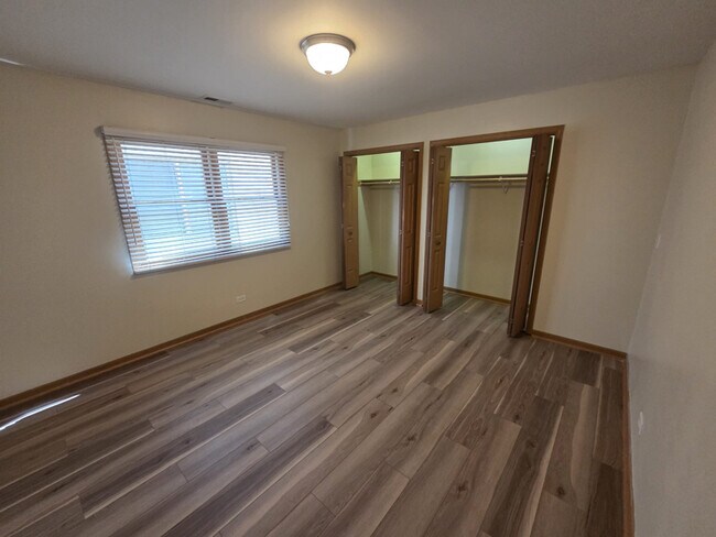 Building Photo - 161 N 21st Ave