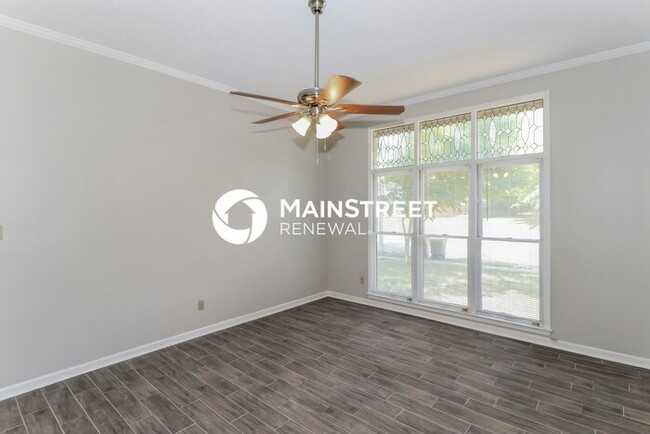 Building Photo - 4 Bedroom Pet-Friendly Home in Cordova, TN with Main Street Renewal