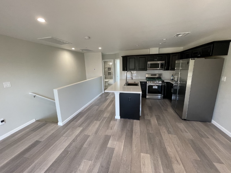 Building Photo - 900 W Graham Ave