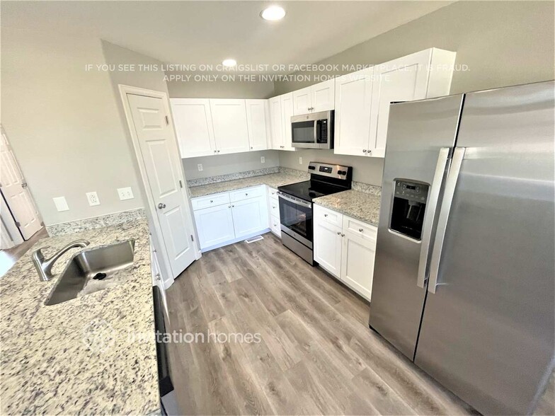 Building Photo - 4766 Andes St