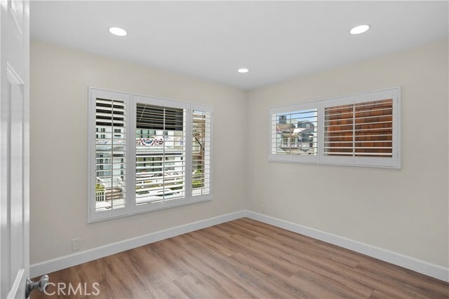 Building Photo - 121 Topaz Ave
