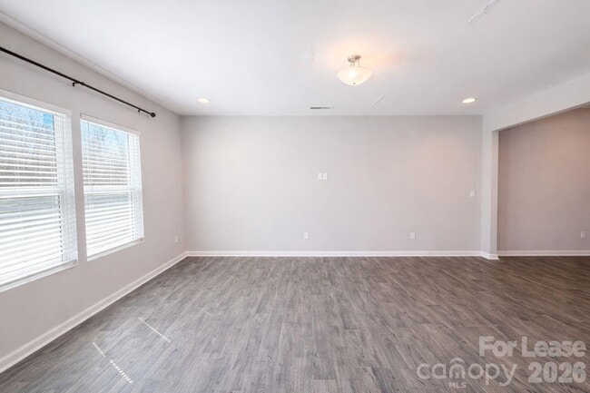 Building Photo - 11154 Woodland Crk Wy