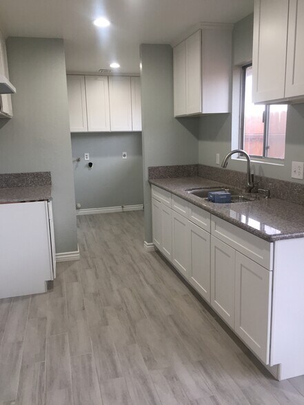 Primary Photo - 16588 Vine St