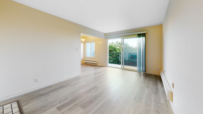 Building Photo - 702 Presidio Ave