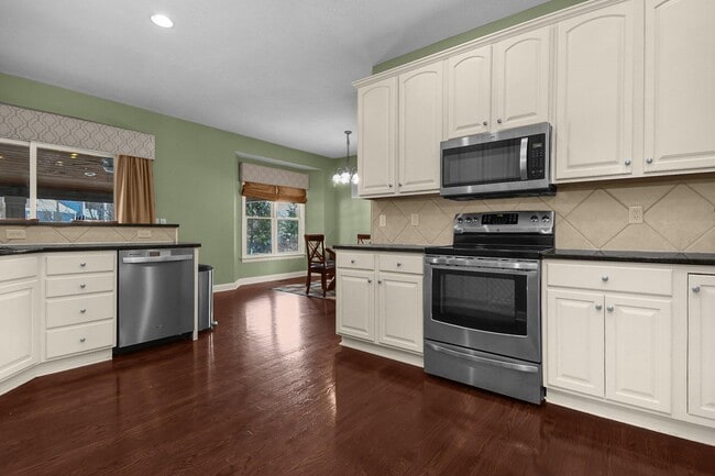 Building Photo - 5464 Sandy Dr