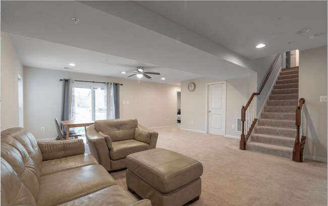 Building Photo - 1113 Long Farm Cir