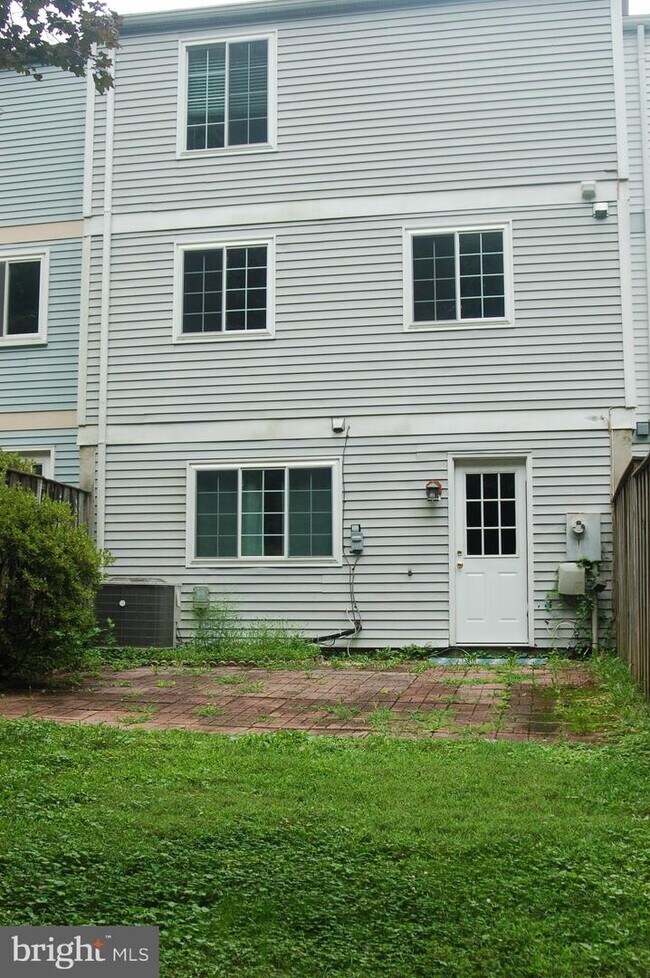 Primary Photo - 7723 Camp Alger Ave