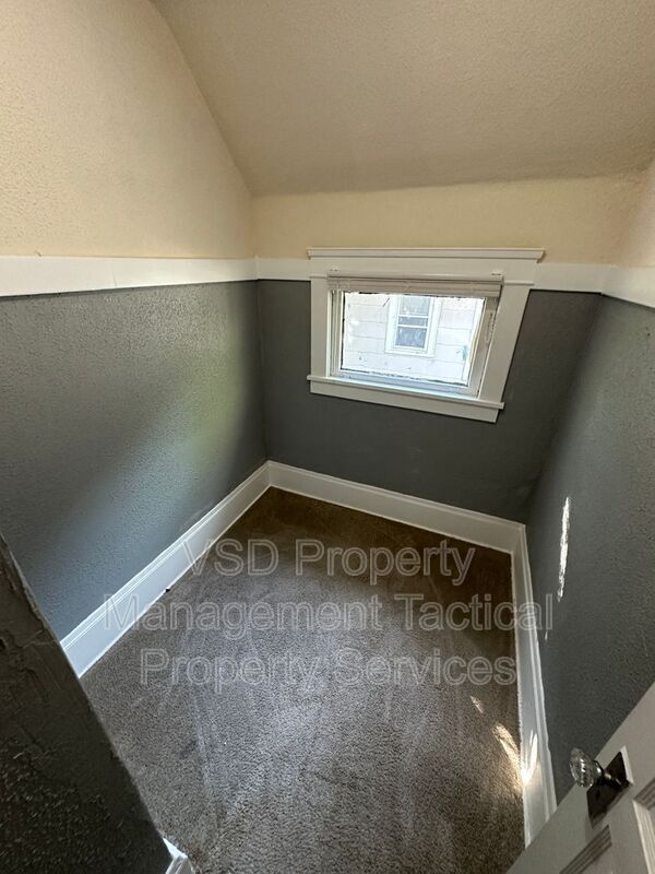 Building Photo - 3901 W 36th St