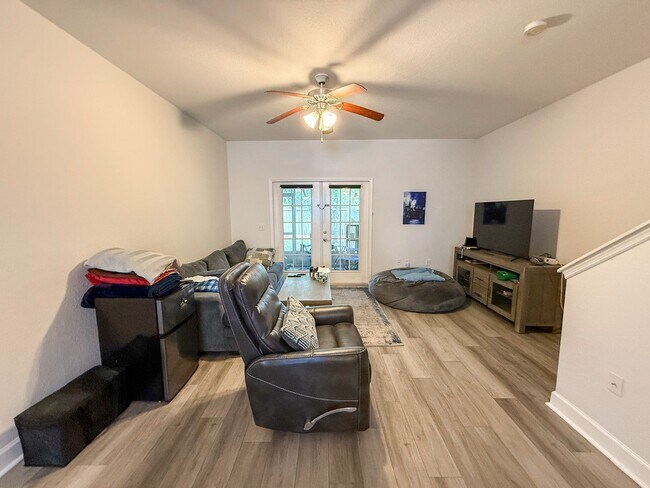 Building Photo - 2508 SW 35th Pl