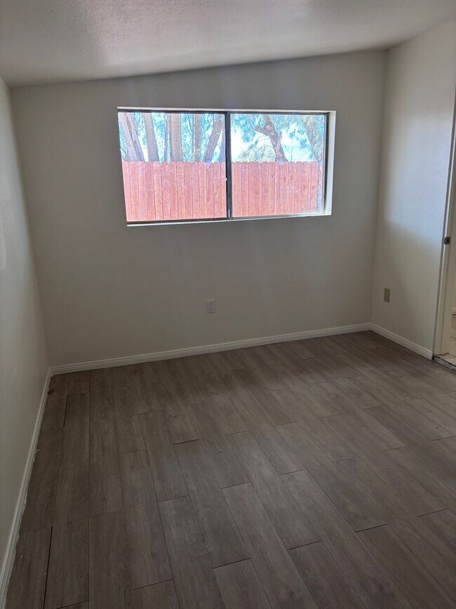 Building Photo - * Acoma (Lease Only)