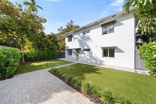 Building Photo - 1117 SW 13th St