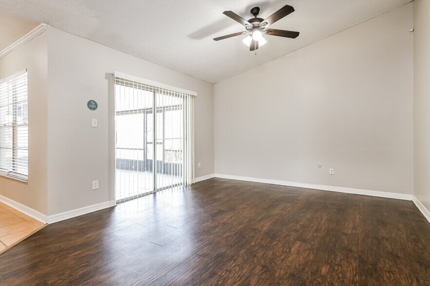 Building Photo - 2629 Saffron Dr