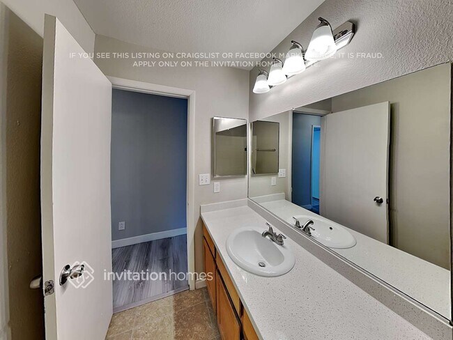 Building Photo - 4041 Hazelridge Dr