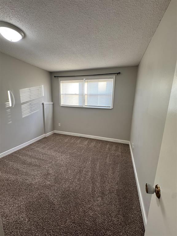 Building Photo - 930 Pius Ln