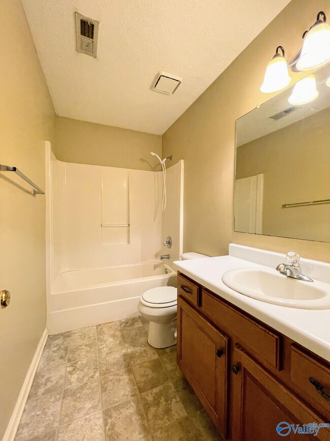 Building Photo - 104 Shaverlee Ct