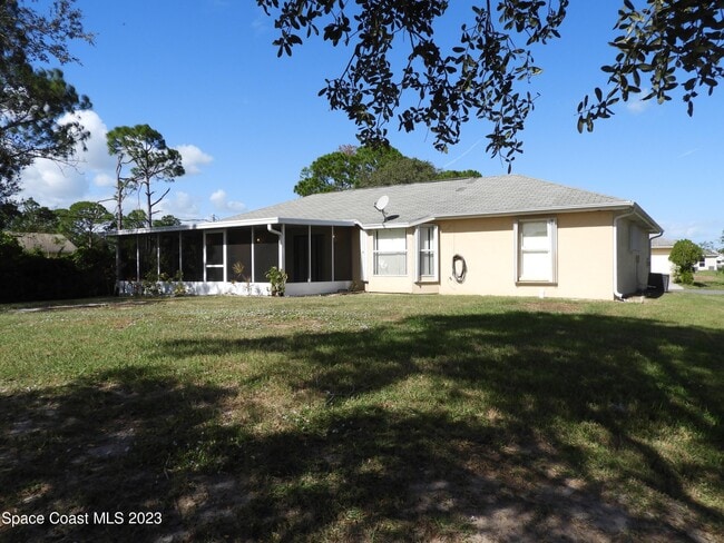 Building Photo - 1420 Denali St SE