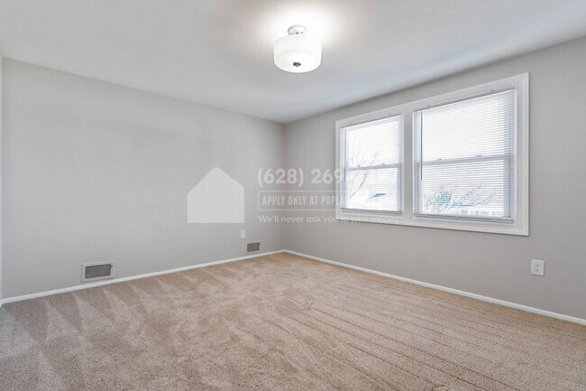 Building Photo - 2511 Kitmore Ln