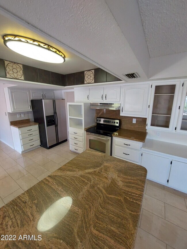 Building Photo - 13204 W Hyacinth Dr