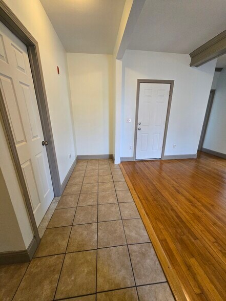Dining room looking at entranceway - 127 Pearl St