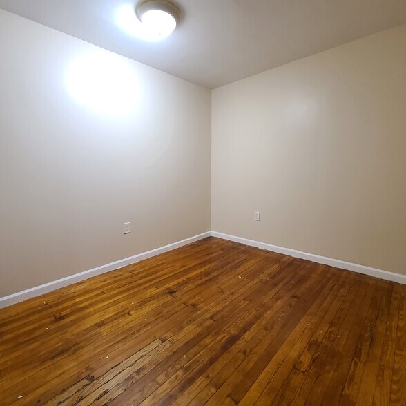 Building Photo - 1310 72nd St