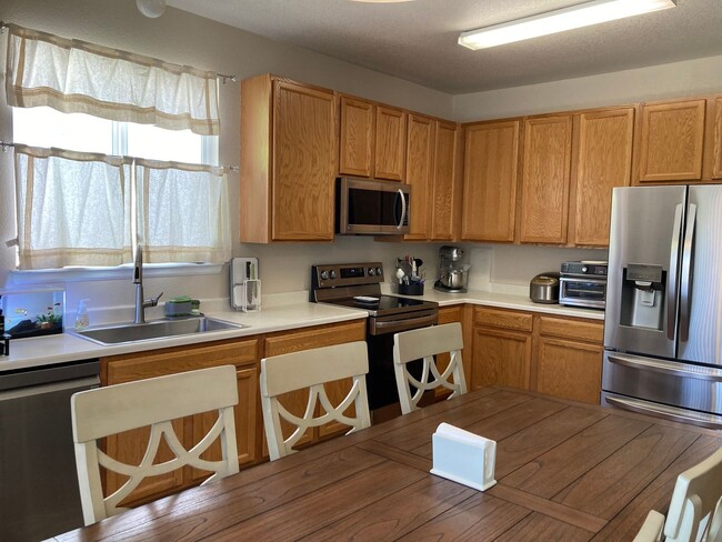 Building Photo - Updated 3 Bed Ranch + 2 Car garage