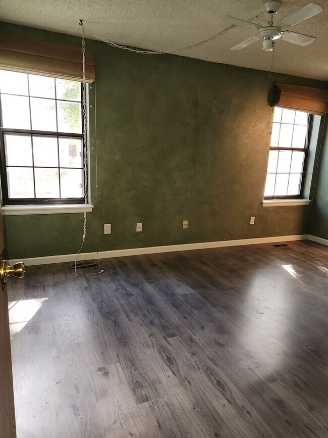 Building Photo - Amazing first floor unit in Arvada!