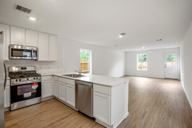 Building Photo - 21443 Carosella Dr