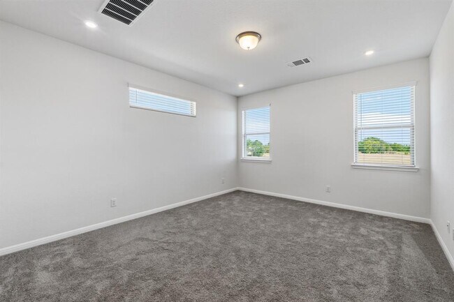 Building Photo - 2210 Cornfield Dr