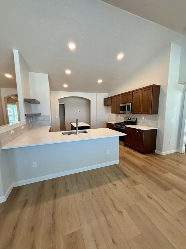 Building Photo - Welcome home! 4 bed 2 bath in Caldwell Idaho