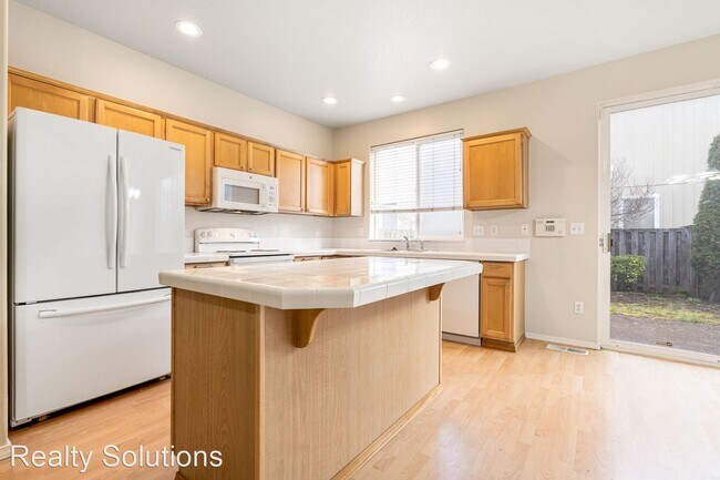Building Photo - 3 br, 2.5 bath House - 17691 SW September ...
