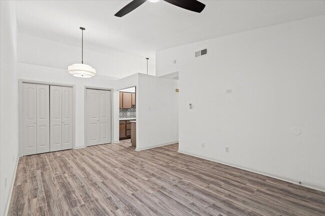 Building Photo - 1705 Crossing Pl