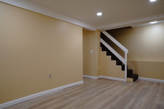 Building Photo - 3 Watson Ave