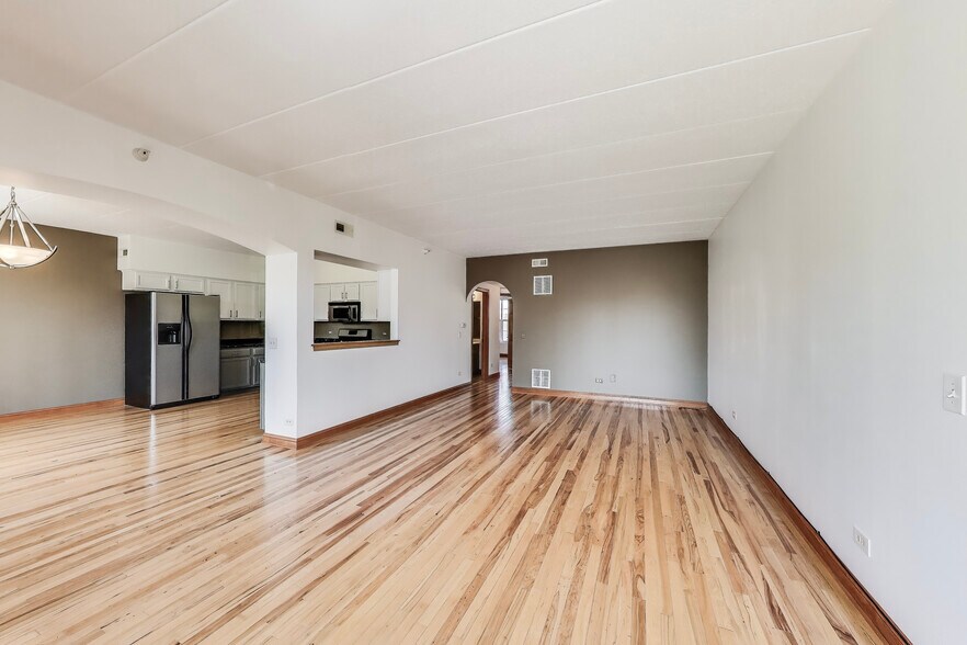 Building Photo - 16671 Liberty Cir