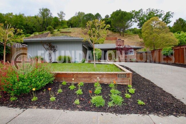 Building Photo - Stylish Single-Level Home by Loma Verde Pr...