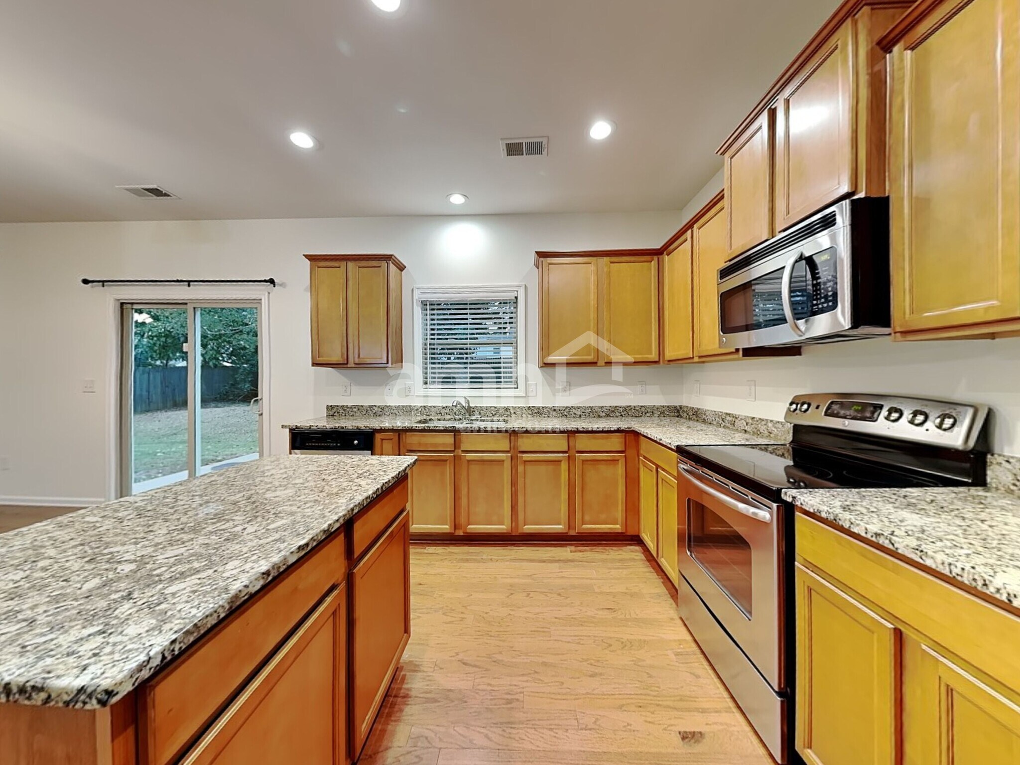 Building Photo - 17 Phaeton Ave