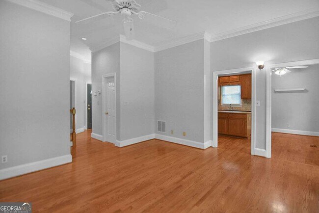 Building Photo - 534 Allen Rd NE