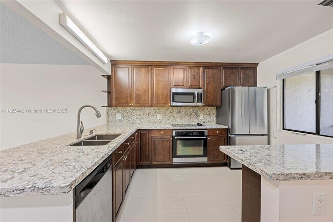 Building Photo - 16491 Blatt Blvd
