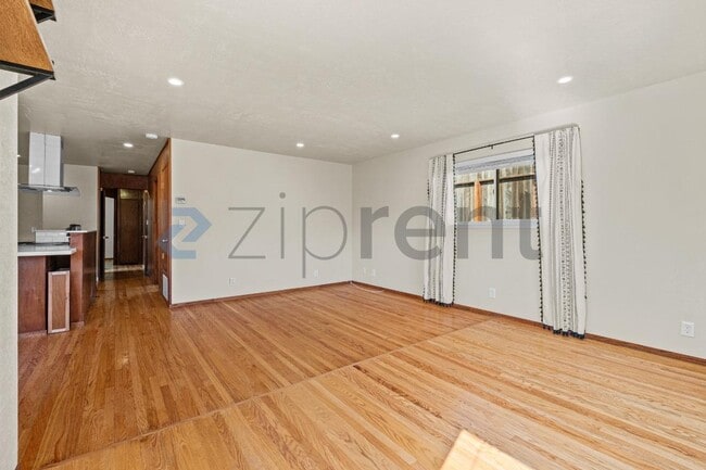 Building Photo - 232 Doyle Dr