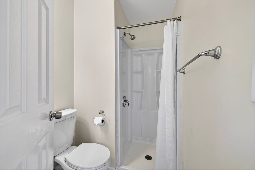 Building Photo - 1310 Kenilworth Dr SW