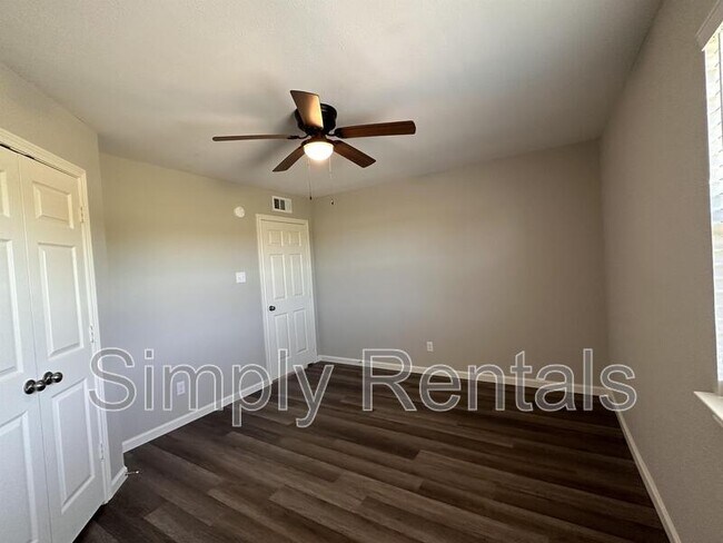 Building Photo - 11015 I-30 Frontage Rd