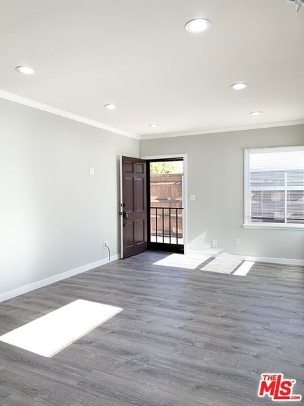 Building Photo - 604 E Windsor Rd