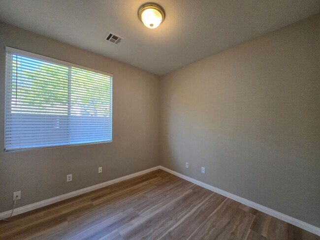 Building Photo - One Story Home in Summerlin