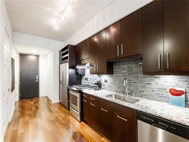 Building Photo - 312 Bowie St